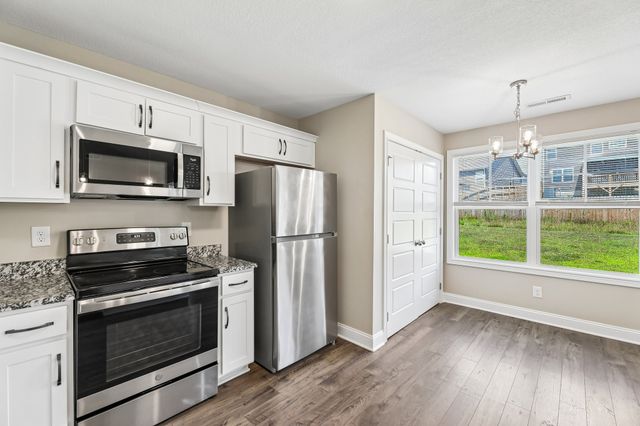 161 Ardell Dr, Clarksville, TN 37040