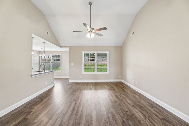 161 Ardell Dr, Clarksville, TN 37040