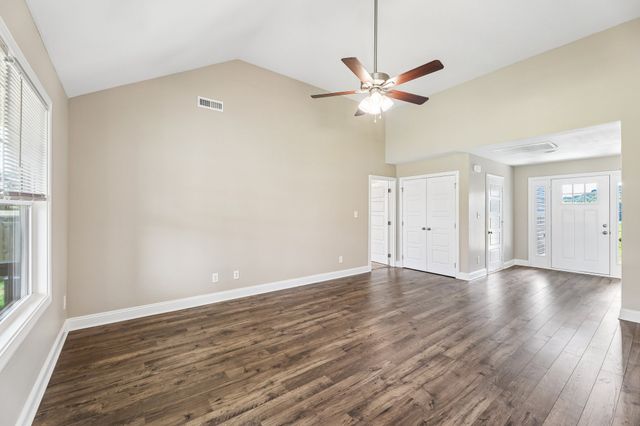 161 Ardell Dr, Clarksville, TN 37040