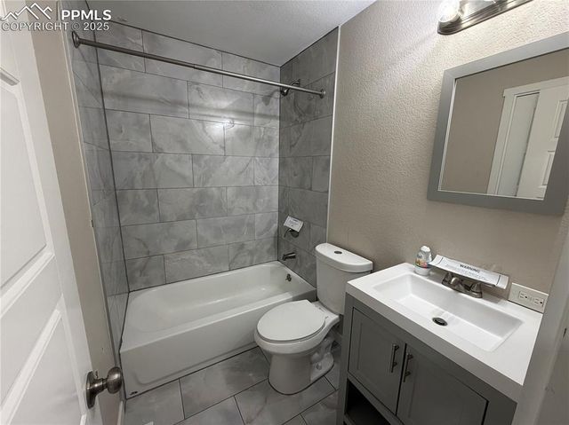 6 Arrawanna Street, Colorado Springs, CO 80909