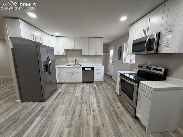 6 Arrawanna Street, Colorado Springs, CO 80909