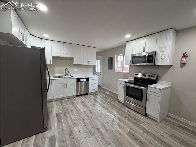 6 Arrawanna Street, Colorado Springs, CO 80909