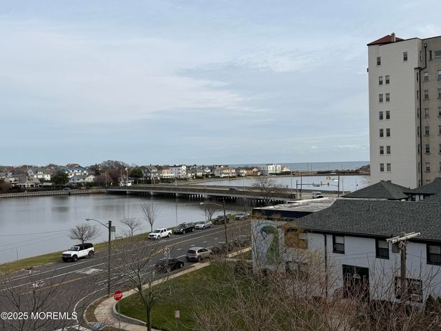 500 Deal Lake Drive 4F, Asbury Park, NJ 07712