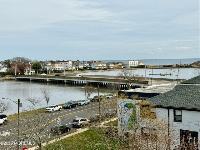 500 Deal Lake Drive 4F, Asbury Park, NJ 07712