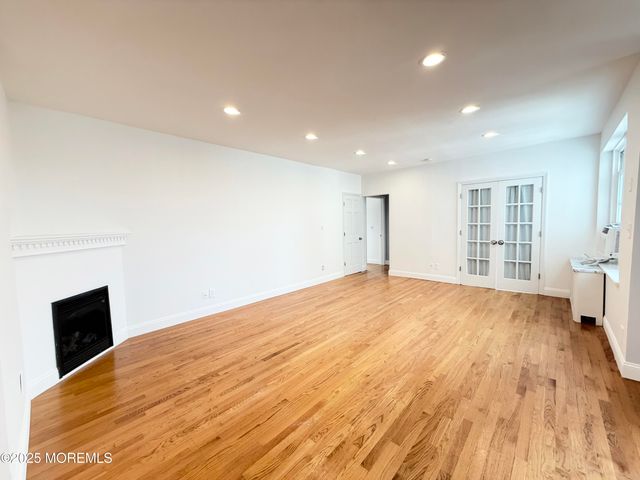 500 Deal Lake Drive 4F, Asbury Park, NJ 07712
