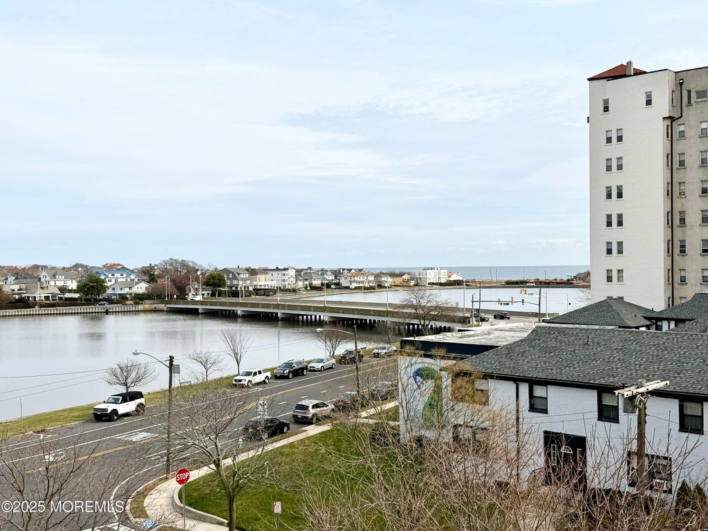 500 Deal Lake Drive 4F, Asbury Park, NJ 07712