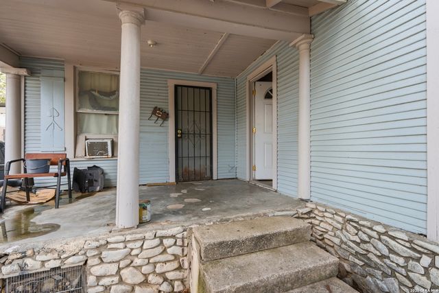 3201 S FLORES ST, San Antonio, TX 78204