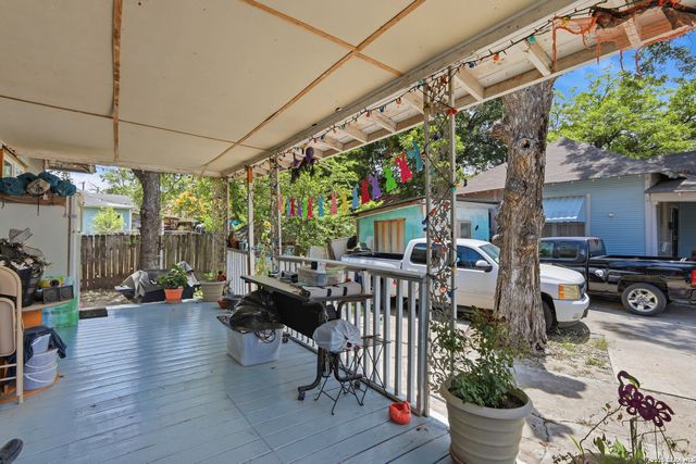 3201 S FLORES ST, San Antonio, TX 78204
