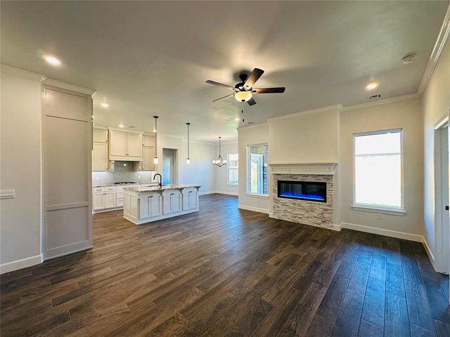 2901 Summit Hollow Circle, Norman, OK 73071