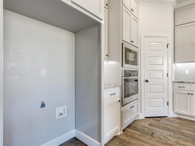 2901 Summit Hollow Circle, Norman, OK 73071