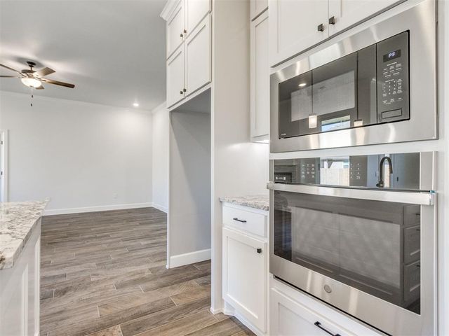 2901 Summit Hollow Circle, Norman, OK 73071