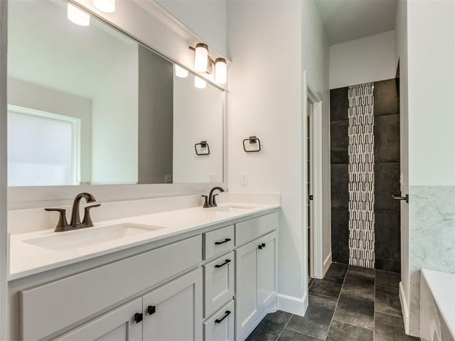 2901 Summit Hollow Circle, Norman, OK 73071