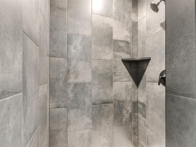 2901 Summit Hollow Circle, Norman, OK 73071