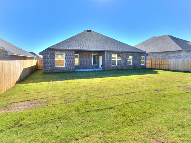 2901 Summit Hollow Circle, Norman, OK 73071