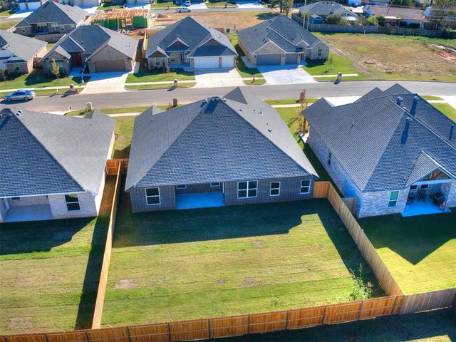 2901 Summit Hollow Circle, Norman, OK 73071