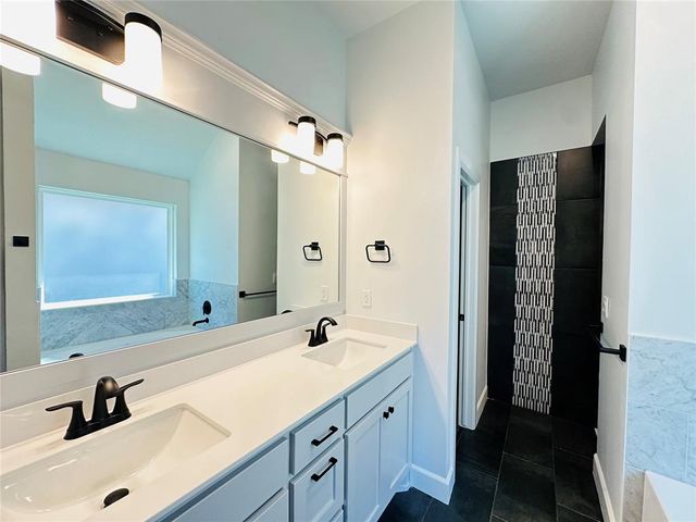 2901 Summit Hollow Circle, Norman, OK 73071