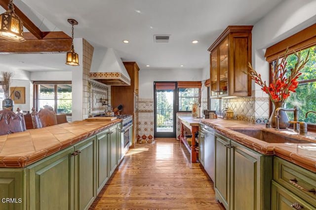 1450 Arroyo View Drive, Pasadena, CA 91103