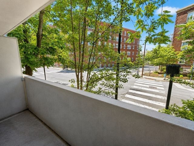 29 Concord Ave. 212, Cambridge, MA 02138