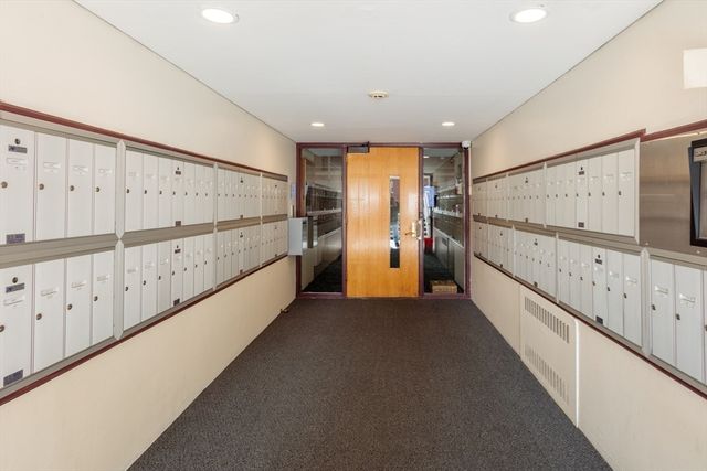 29 Concord Ave. 212, Cambridge, MA 02138