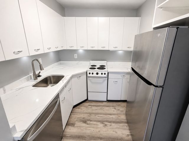 29 Concord Ave. 212, Cambridge, MA 02138