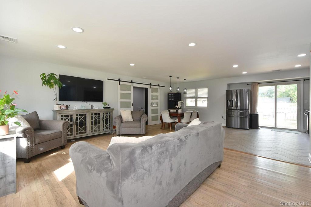 33 Jarvin Road, Port Jefferson Station, NY 11776 — photo 3