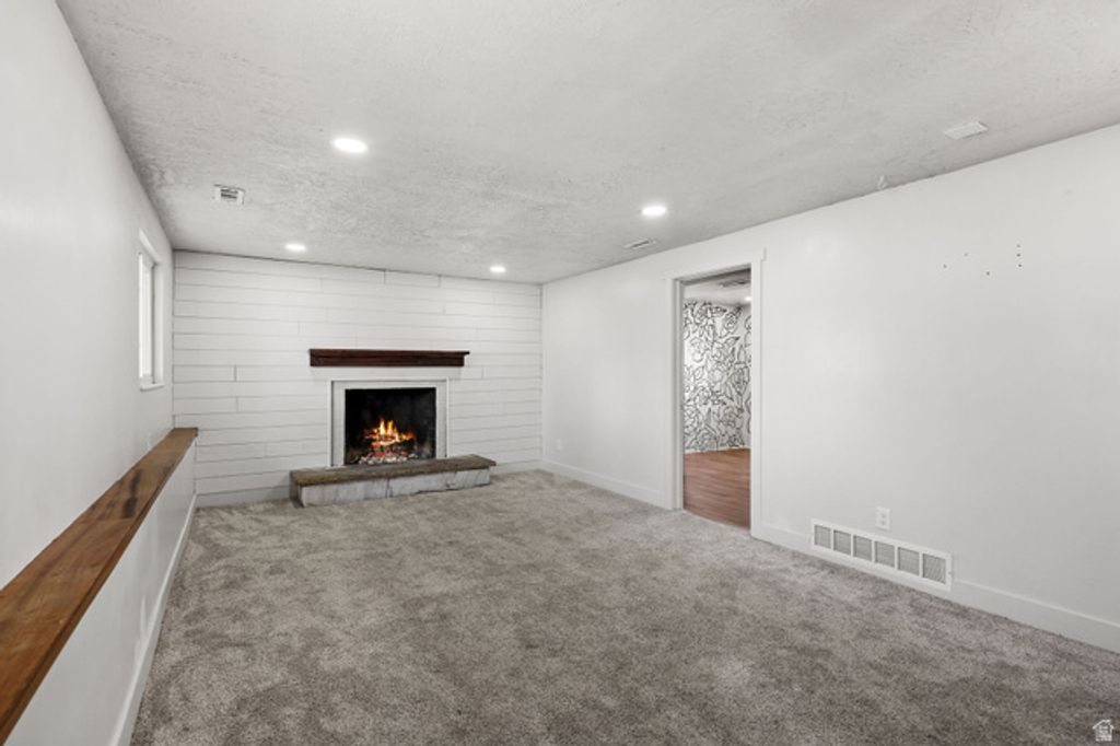 Image 11 of property listing at 1440 DAVID DR, Syracuse, UT 84075