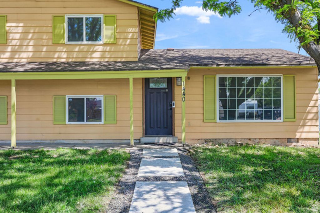 Image 4 of property listing at 1440 DAVID DR, Syracuse, UT 84075
