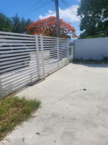 2467 NW 95th Ter Front, Miami, FL 33147