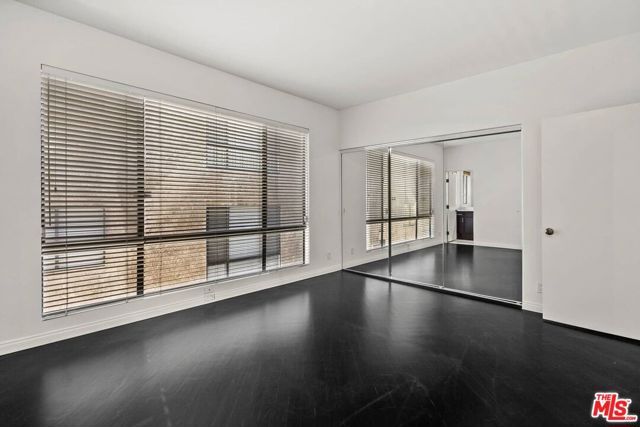 1210 N Kings Road 104, West Hollywood, CA 90069