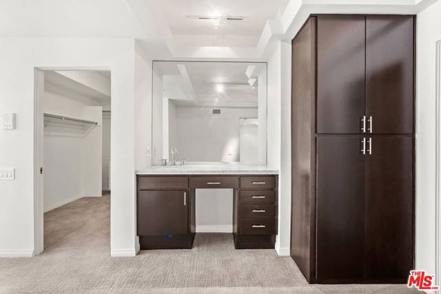 1210 N Kings Road 104, West Hollywood, CA 90069