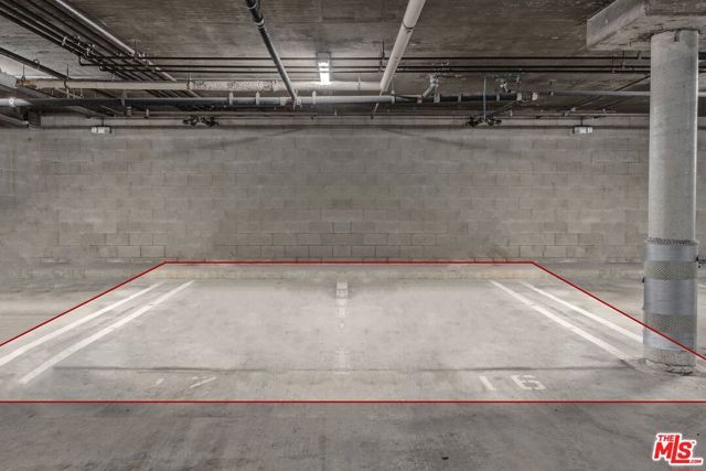 1210 N Kings Road 104, West Hollywood, CA 90069