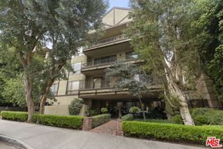 1210 N Kings Road 104, West Hollywood, CA 90069