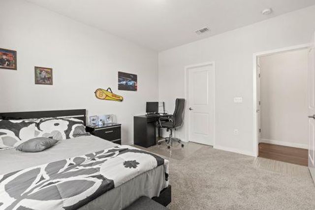 912 NE Loon St, Lathrop, CA 95330