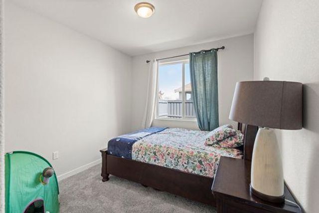 912 NE Loon St, Lathrop, CA 95330