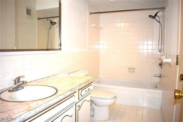 255 N Portage Path 409, Akron, OH 44303