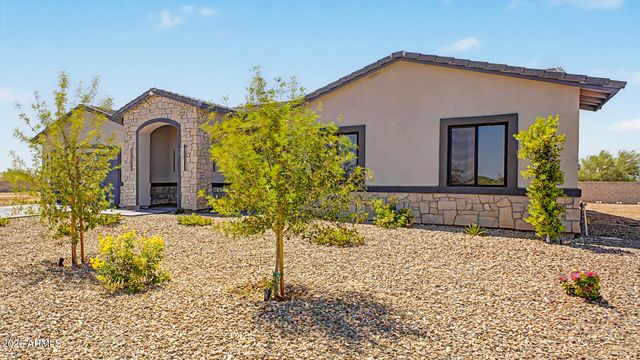 19473 W OSBORN Road, Litchfield Park, AZ 85340