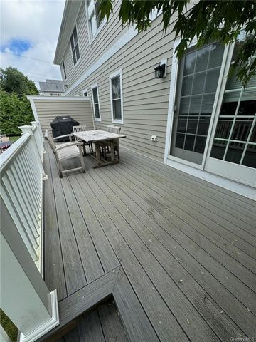 4 Rose Avenue, Harrison, NY 10528