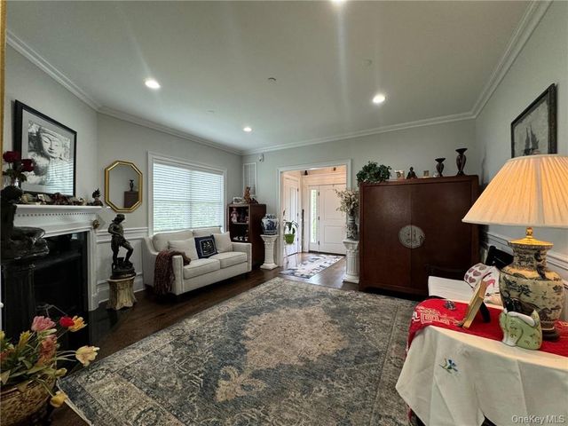 4 Rose Avenue, Harrison, NY 10528