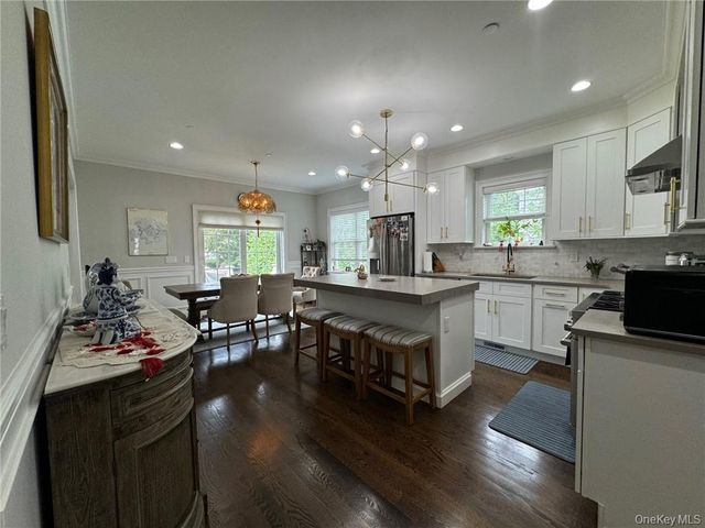 4 Rose Avenue, Harrison, NY 10528