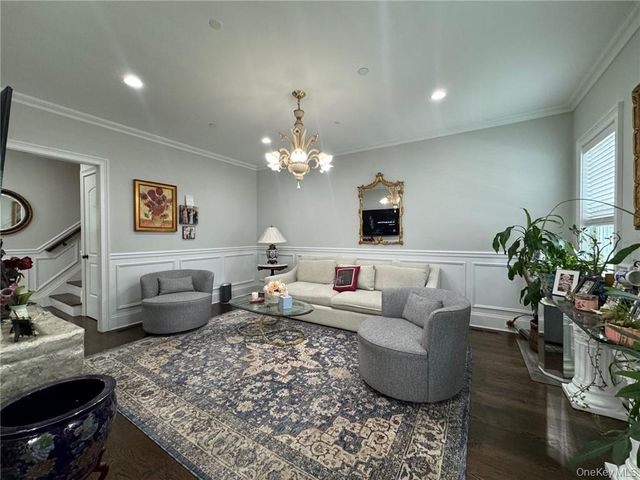 4 Rose Avenue, Harrison, NY 10528