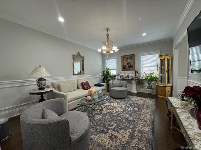 4 Rose Avenue, Harrison, NY 10528