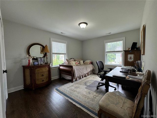 4 Rose Avenue, Harrison, NY 10528