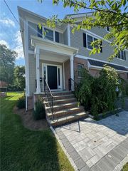 4 Rose Avenue, Harrison, NY 10528