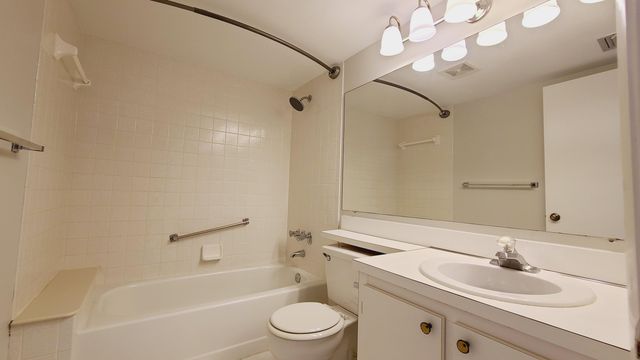 1109 Green Pine Boulevard B2, West Palm Beach, FL 33409