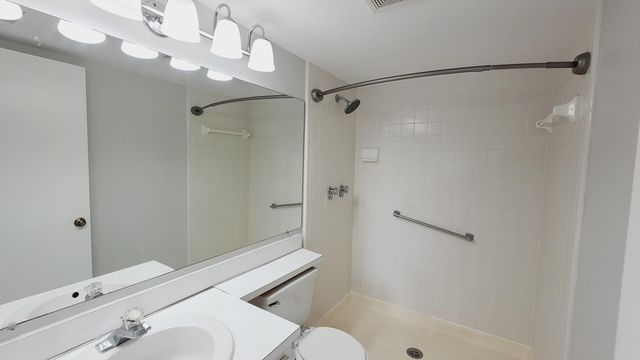 1109 Green Pine Boulevard B2, West Palm Beach, FL 33409