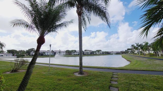1109 Green Pine Boulevard B2, West Palm Beach, FL 33409