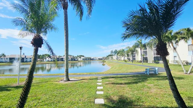 1109 Green Pine Boulevard B2, West Palm Beach, FL 33409