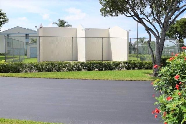 1109 Green Pine Boulevard B2, West Palm Beach, FL 33409