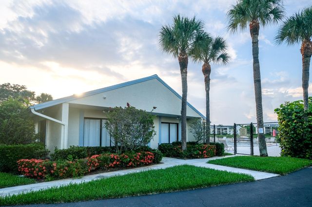 1109 Green Pine Boulevard B2, West Palm Beach, FL 33409