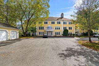 1 Riverview Blvd 2-203, Methuen, MA 01844